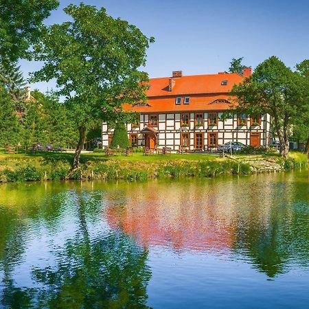 Hotel Gosciniec Zamkowy Ujście-Darłowskie Exterior foto